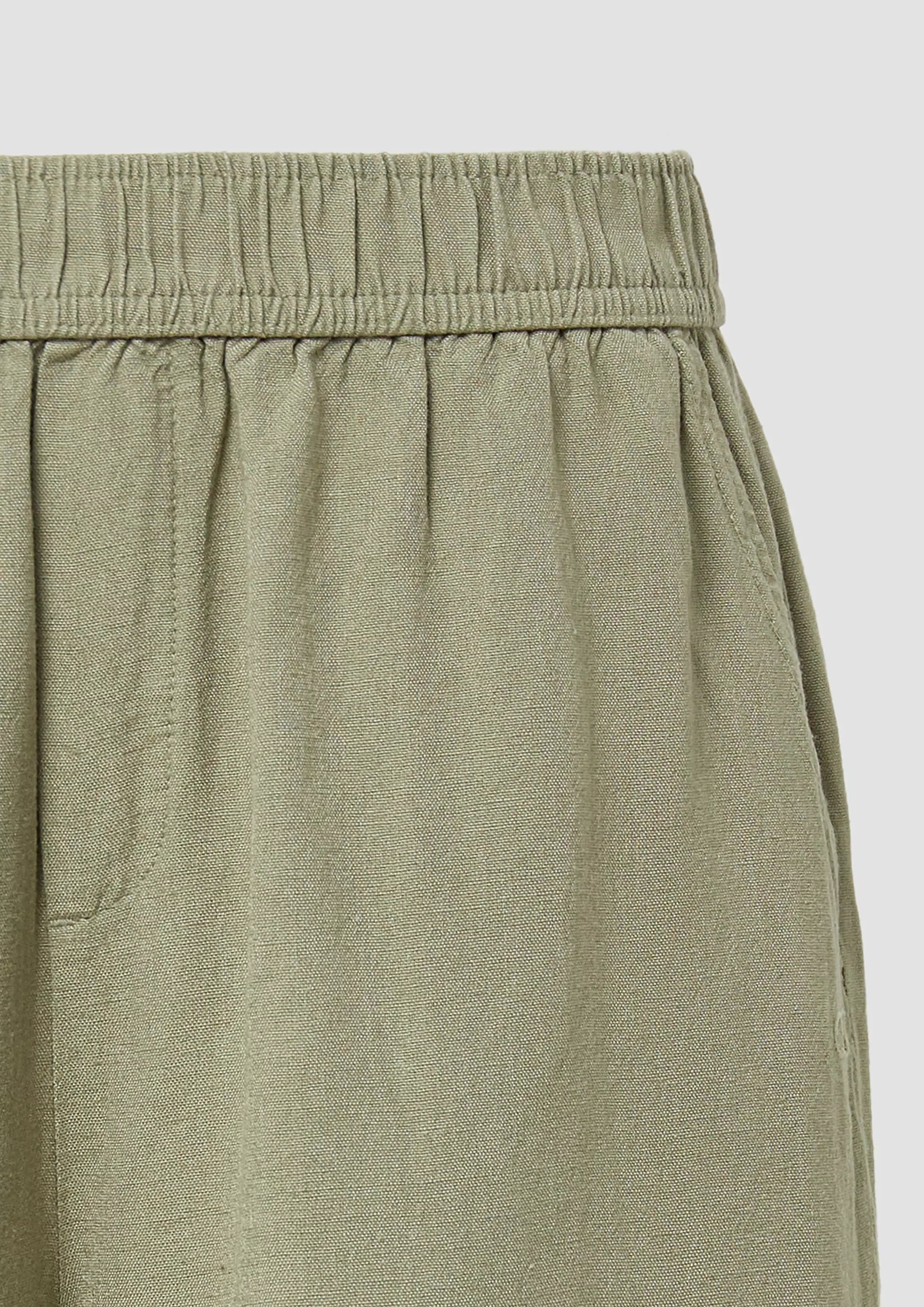 Q/S designed by s.Oliver Women's Linen-Blend Shorts - Elastic Waistband - Olive Green