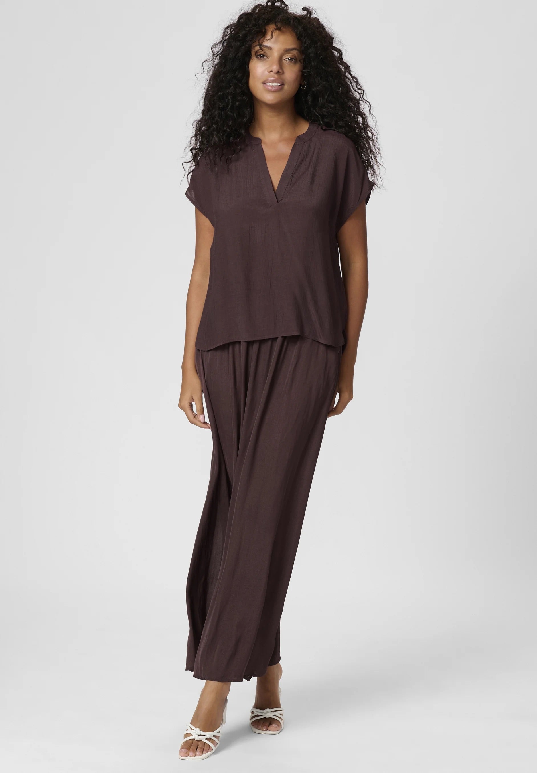 Kaffe KAallie Fudge Brown Satin Pleated Maxi Skirt – Elastic Waist Side Pocket Side Slit | Women