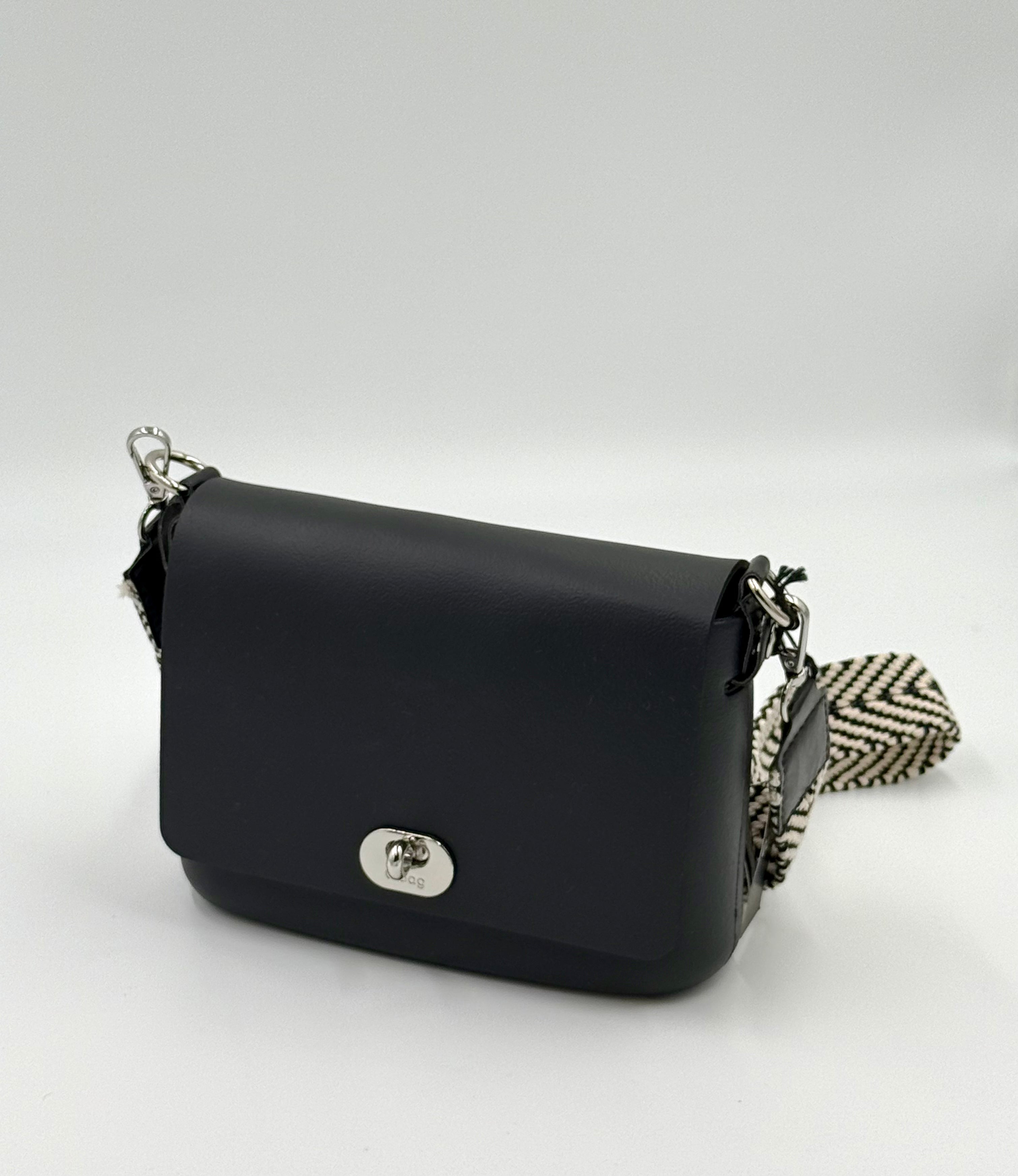 O bag O Pocket bag – elegant mini crossbody with statement strap