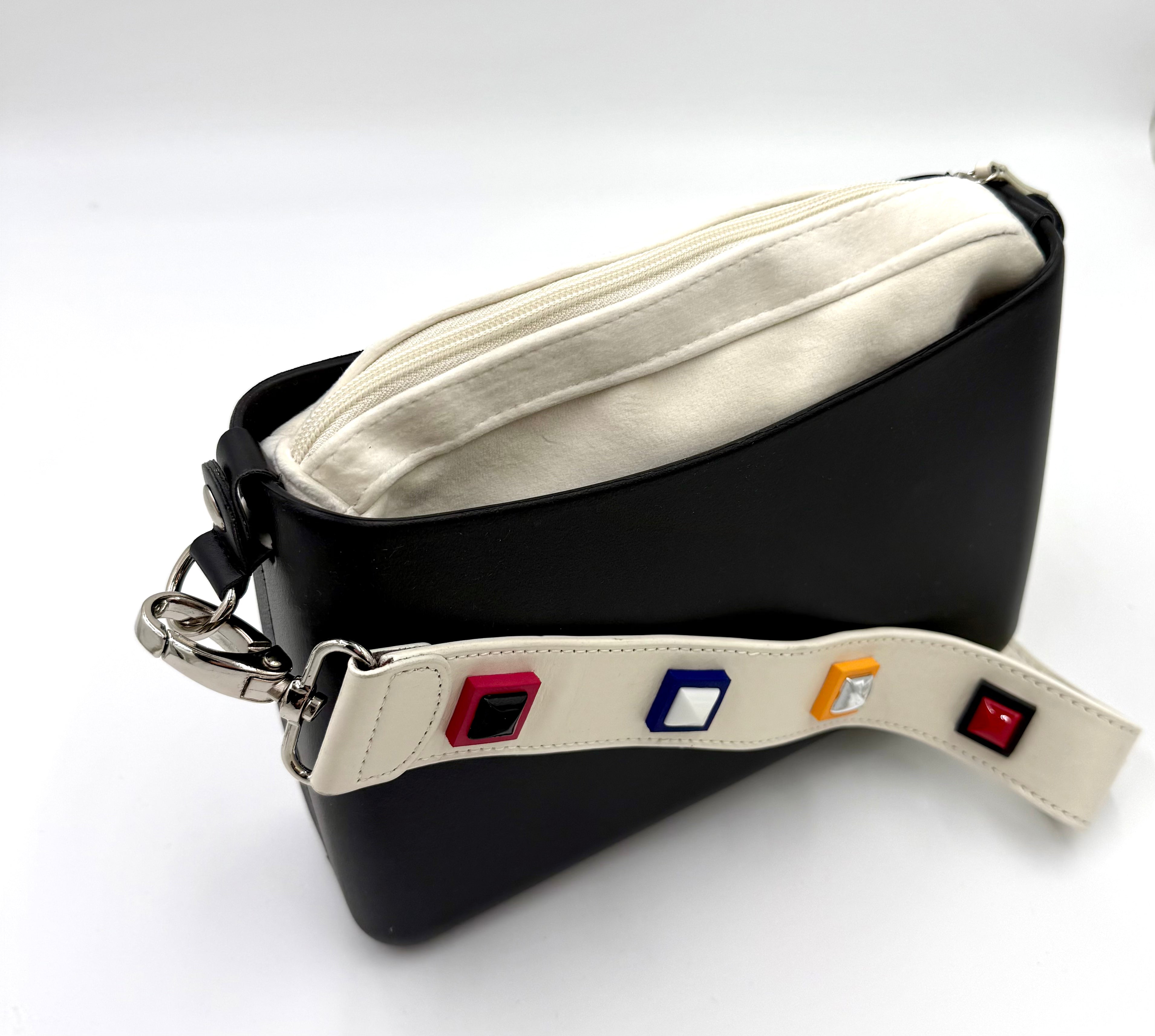 O bag Glam bag – anthracite body, off-white zippered inner and decorated strap