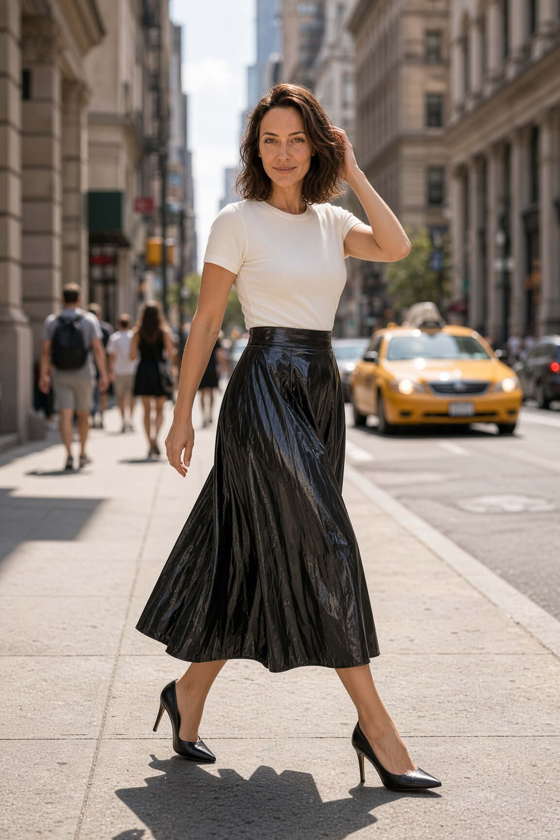 Marciano by Guess – czarna plisowana spódnica ze sztucznej skóry